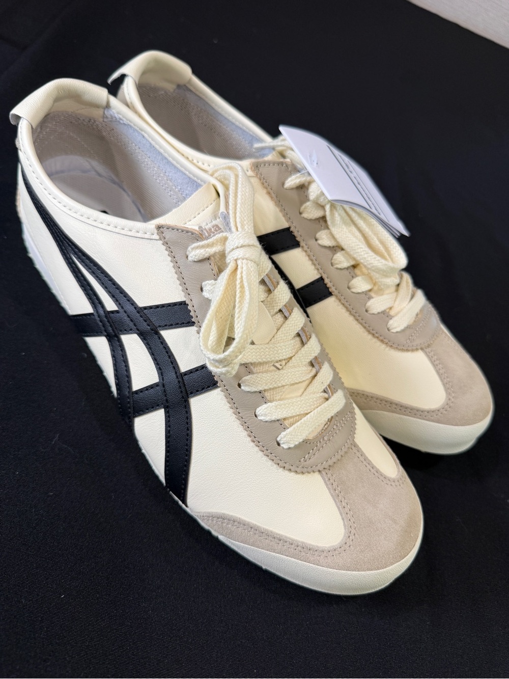 Onitsuka Tiger by Asics Cream and Black Retro Runner Brand New US 10